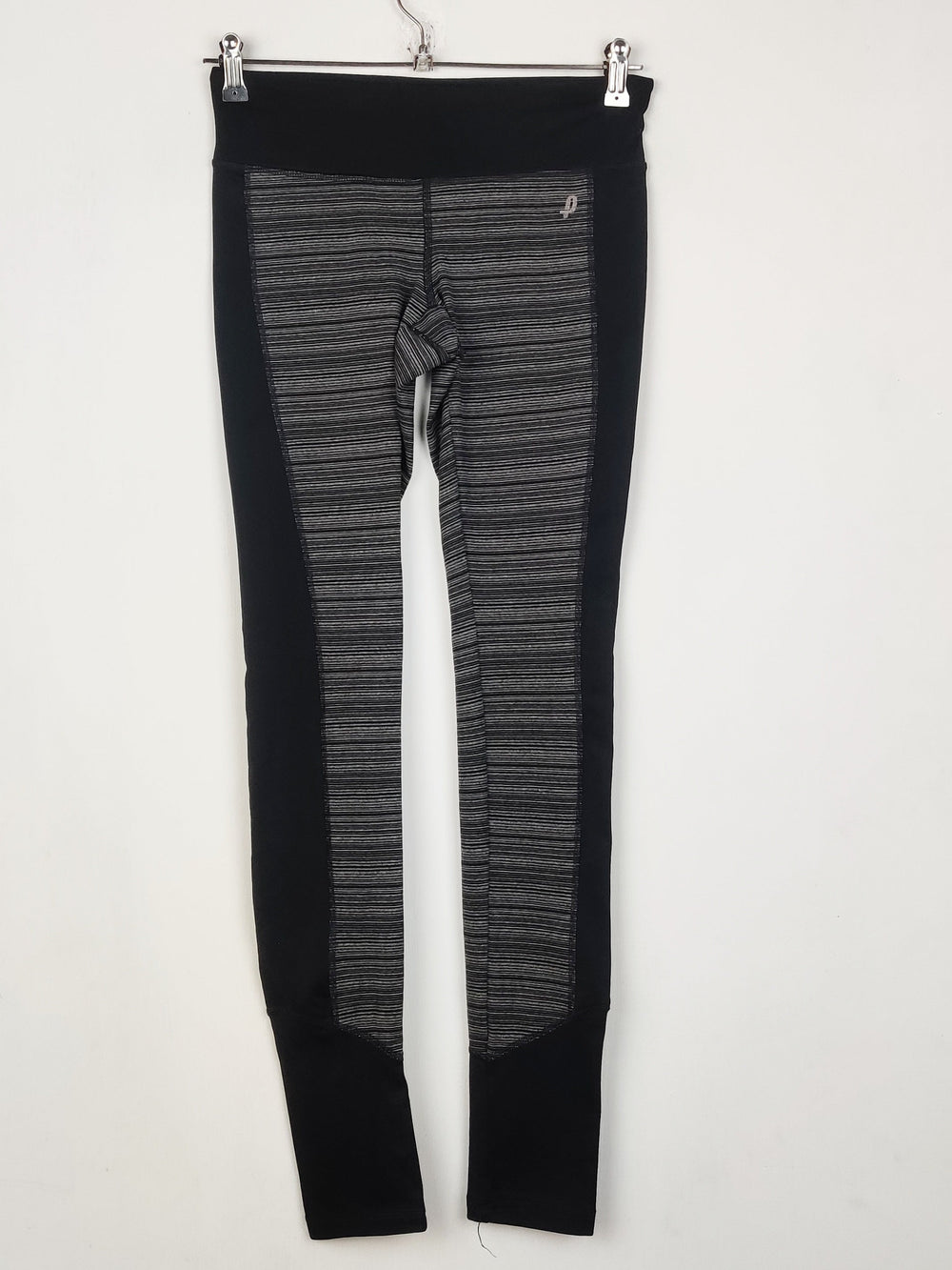 Buy online pre-used pre-loved 100% authentic & Original branded Unknown Brand (TL-1438) available in Pakistan. Top international brands avilable.