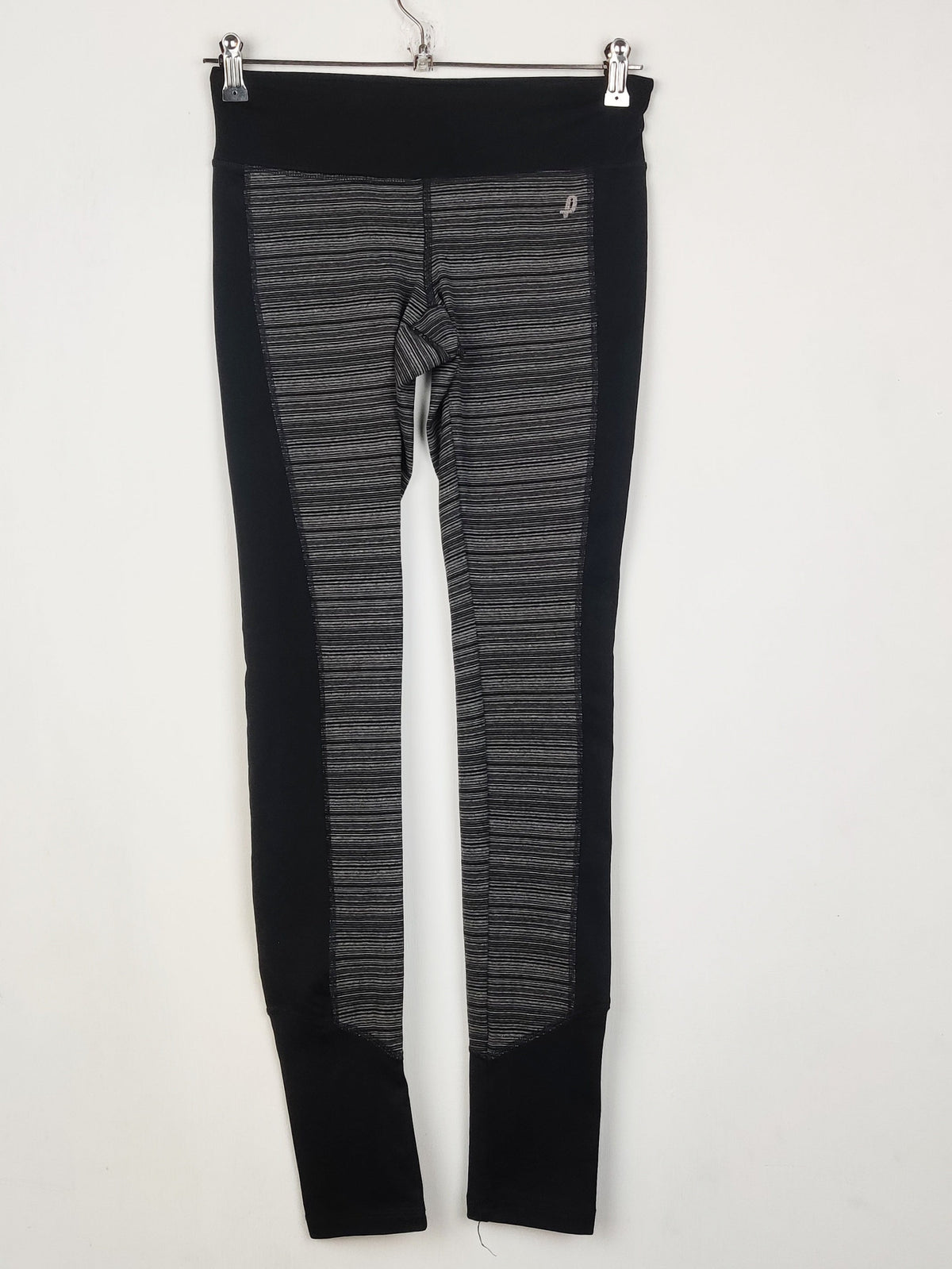 Buy online pre-used pre-loved 100% authentic & Original branded Unknown Brand (TL-1438) available in Pakistan. Top international brands avilable.