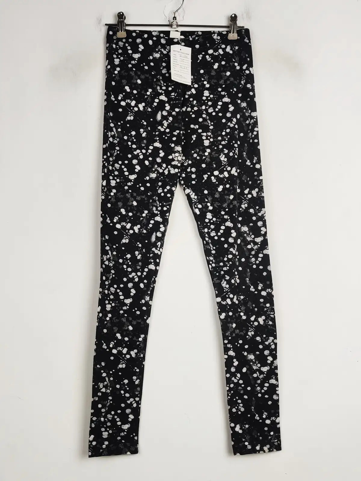 Buy online pre-used pre-loved 100% authentic & Original branded H&M (TL-143) available in Pakistan. Top international brands avilable.