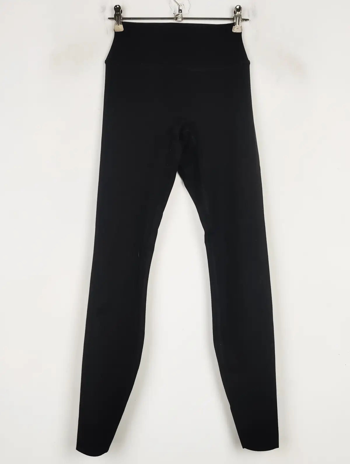 Buy online pre-used pre-loved 100% authentic & Original branded H&M (TL-176) available in Pakistan. Top international brands avilable.