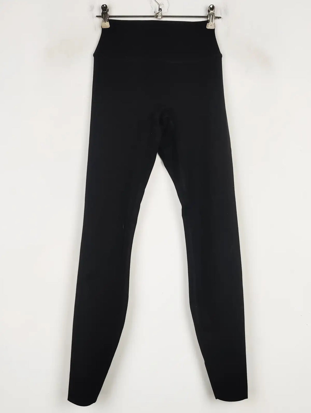 Buy online pre-used pre-loved 100% authentic & Original branded H&M (TL-176) available in Pakistan. Top international brands avilable.