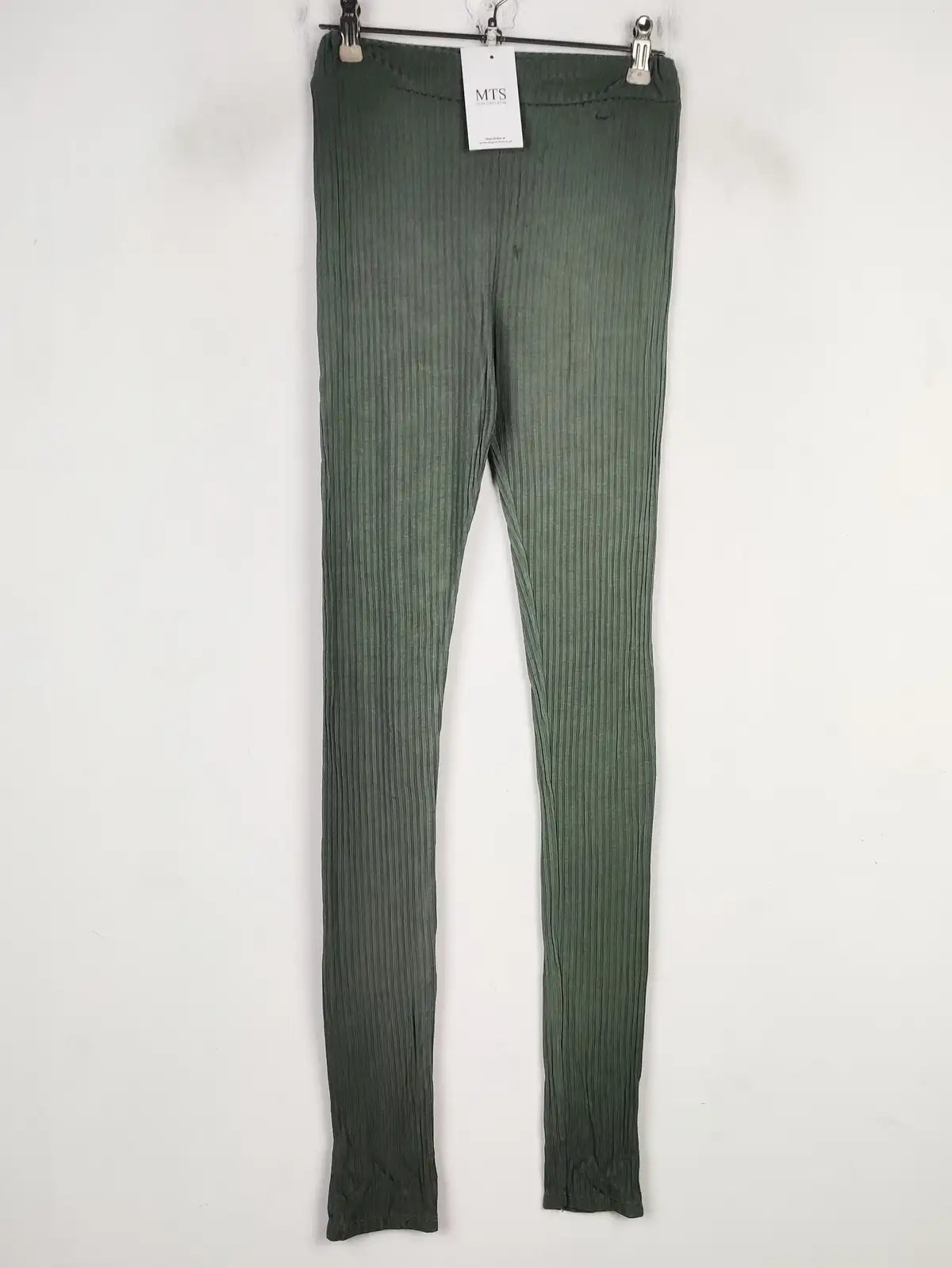 Buy online pre-used pre-loved 100% authentic & Original branded Unknown Brand (TL-221) available in Pakistan. Top international brands avilable.