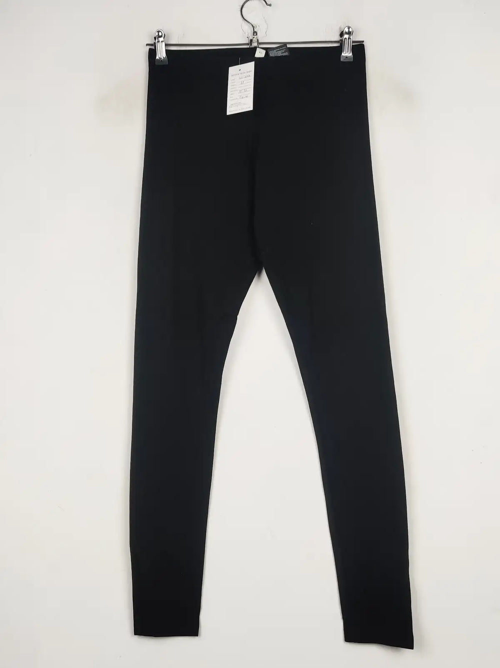Buy online pre-used pre-loved 100% authentic & Original branded H&M (TL-243) available in Pakistan. Top international brands avilable.