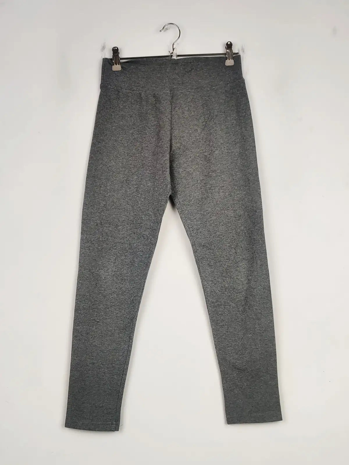 Buy online pre-used pre-loved 100% authentic & Original branded Unknown Brand (TL-633) available in Pakistan. Top international brands avilable.