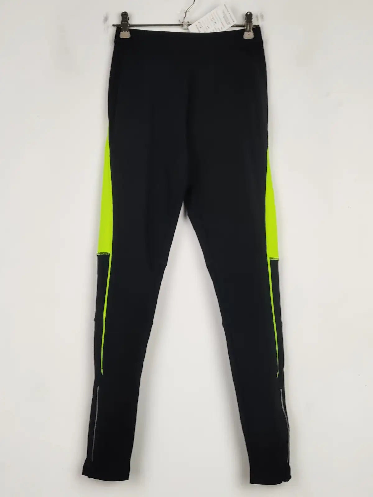 Buy online pre-used pre-loved 100% authentic & Original branded Karrimor (TL-642) available in Pakistan. Top international brands avilable.