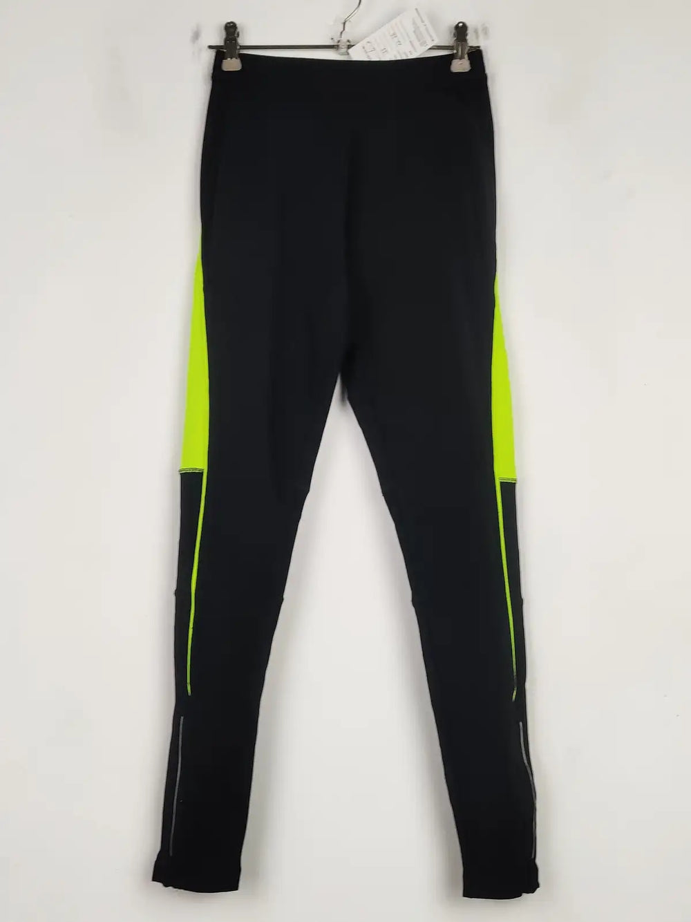 Buy online pre-used pre-loved 100% authentic & Original branded Karrimor (TL-642) available in Pakistan. Top international brands avilable.