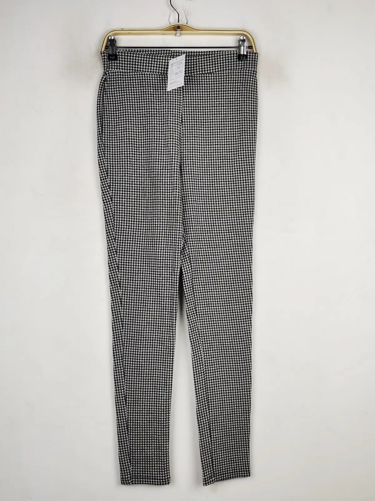 Buy online pre-used pre-loved 100% authentic & Original branded Marks & Spencer (TL-722) available in Pakistan. Top international brands avilable.