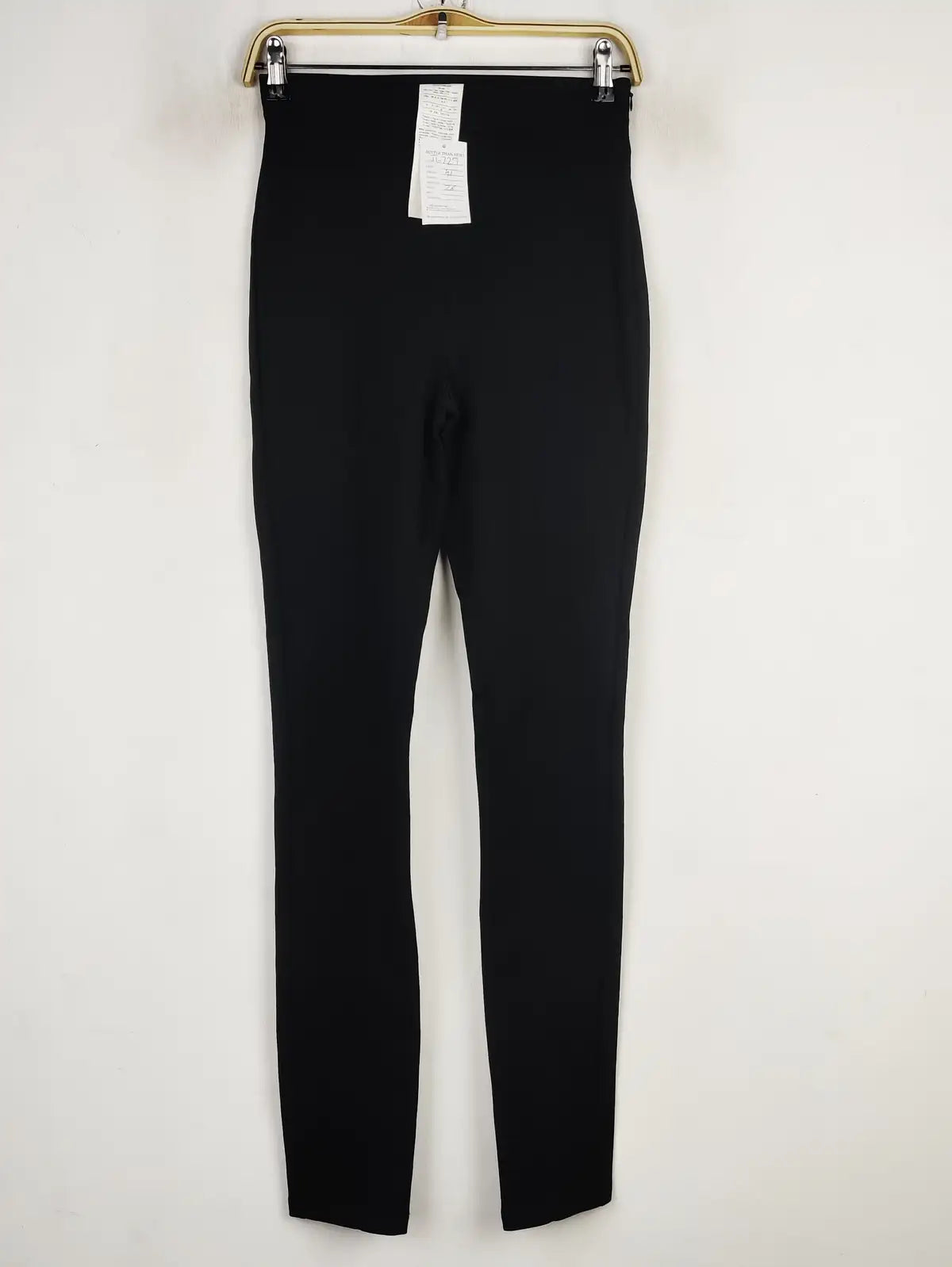 Buy online pre-used pre-loved 100% authentic & Original branded Maxmara (TL-727) available in Pakistan. Top international brands avilable.