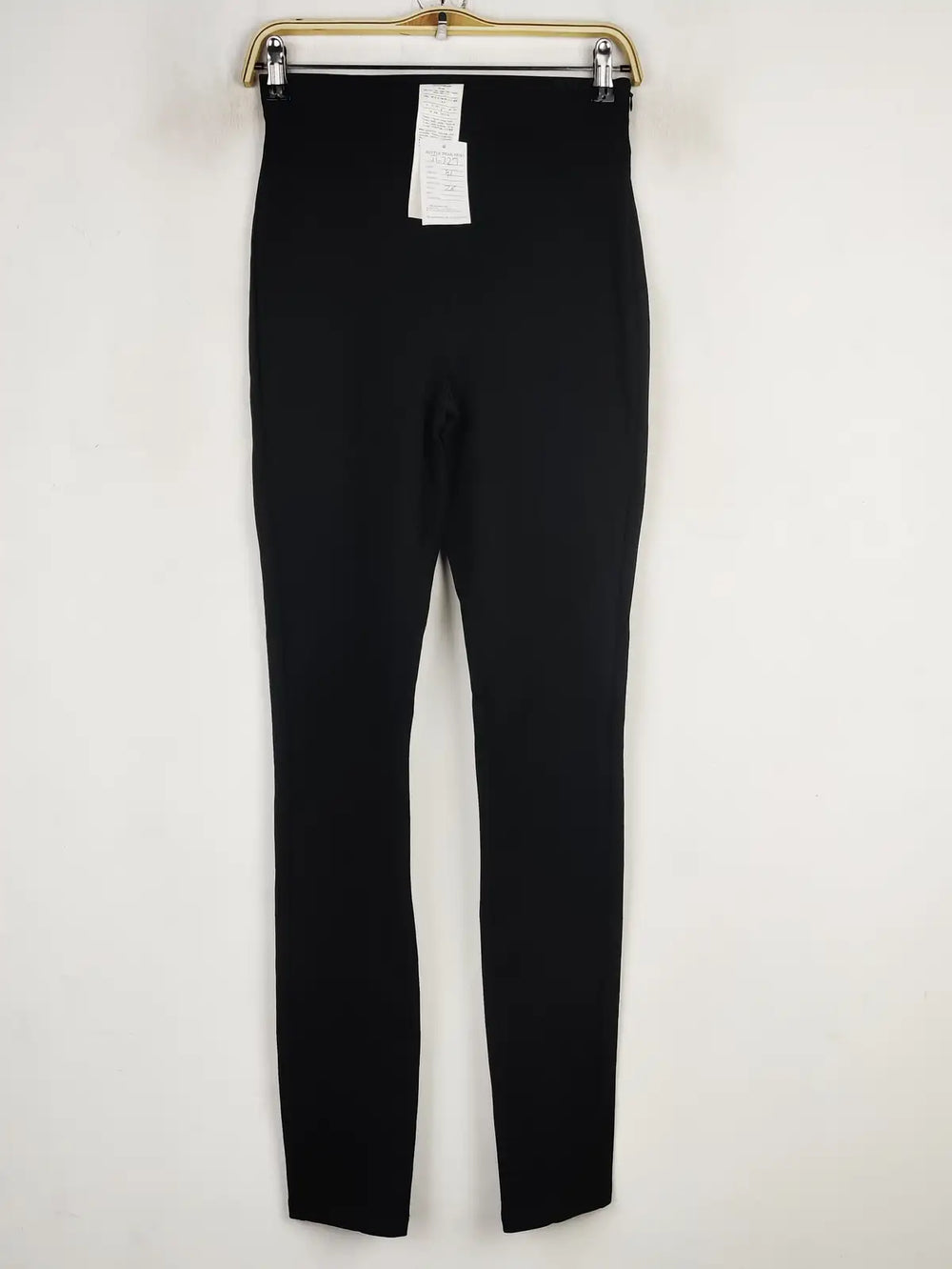 Buy online pre-used pre-loved 100% authentic & Original branded Maxmara (TL-727) available in Pakistan. Top international brands avilable.