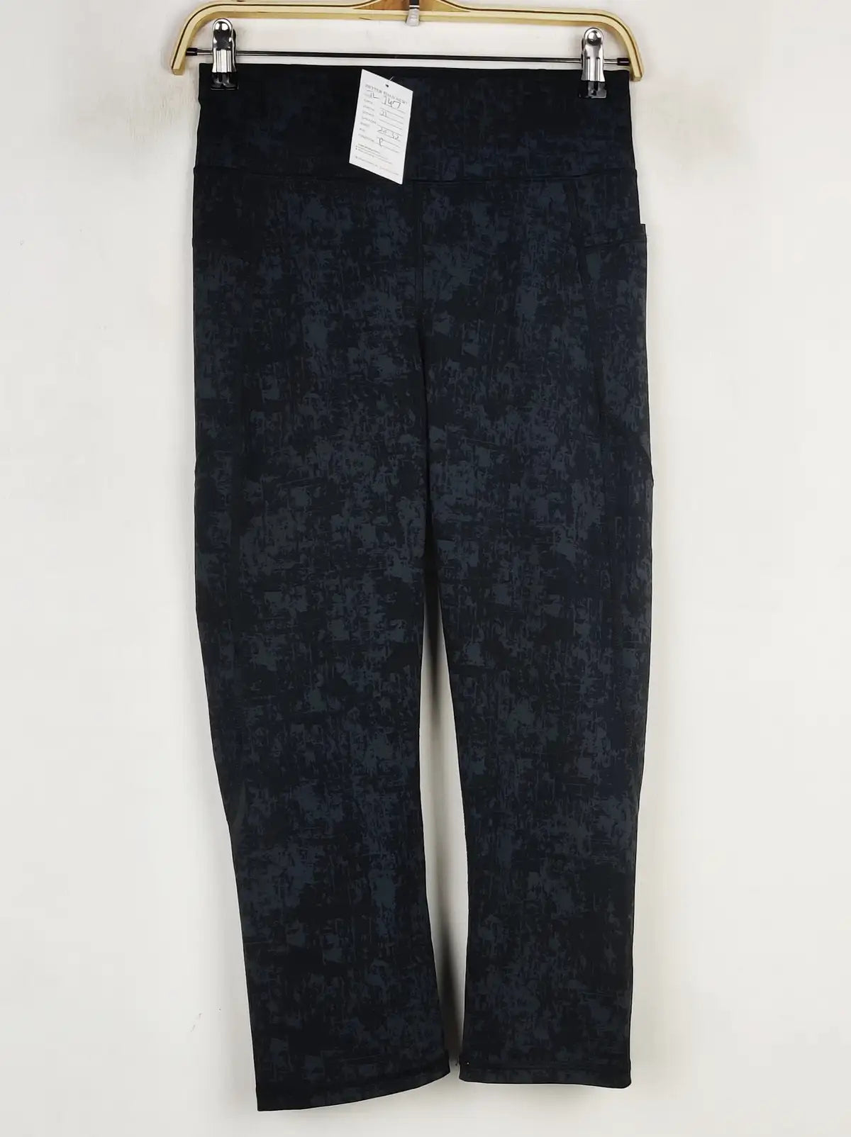 Buy online pre-used pre-loved 100% authentic & Original branded Unknown Brand (TL-747) available in Pakistan. Top international brands avilable.