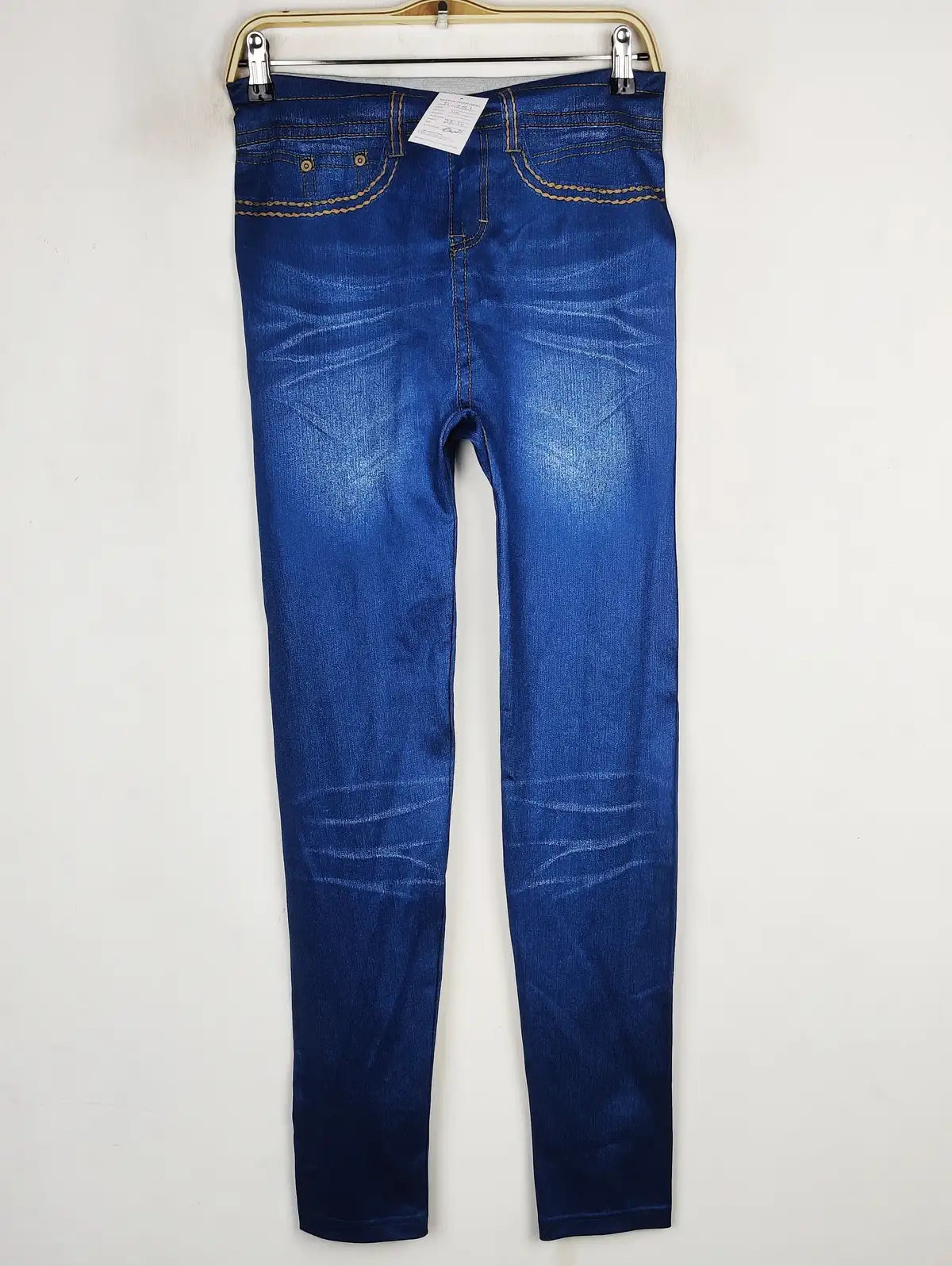 Buy online pre-used pre-loved 100% authentic & Original branded Unknown Brand (TL-751) available in Pakistan. Top international brands avilable.