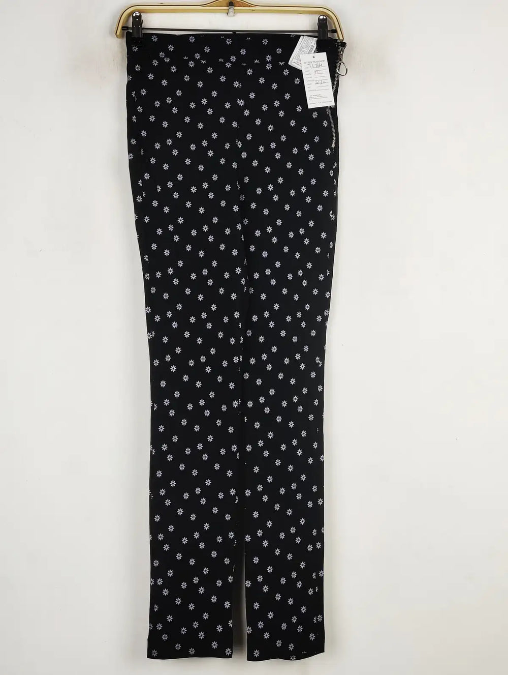 Buy online pre-used pre-loved 100% authentic & Original branded Zara (TL-764) available in Pakistan. Top international brands avilable.