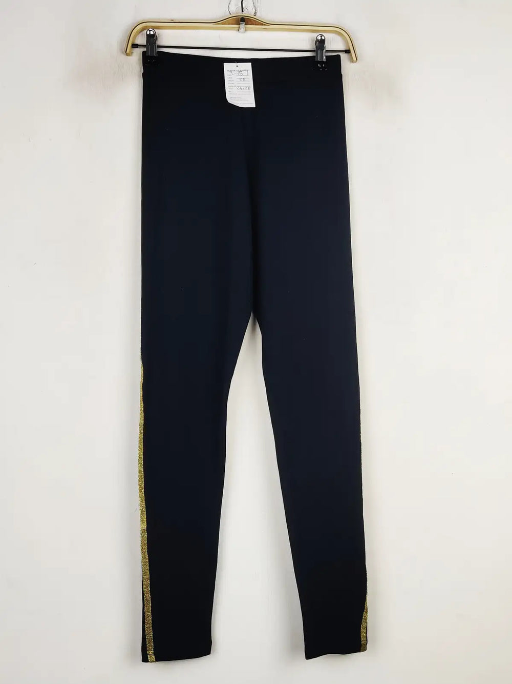 Buy online pre-used pre-loved 100% authentic & Original branded Unknown Brand (TL-787) available in Pakistan. Top international brands avilable.