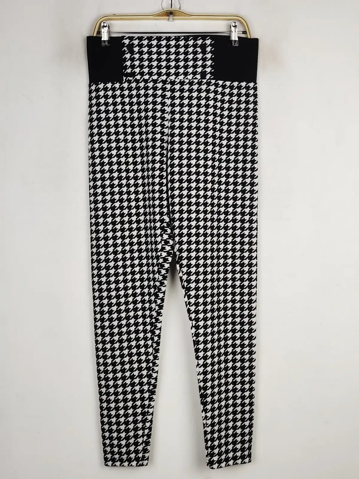Buy online pre-used pre-loved 100% authentic & Original branded Shein (TL-820) available in Pakistan. Top international brands avilable.