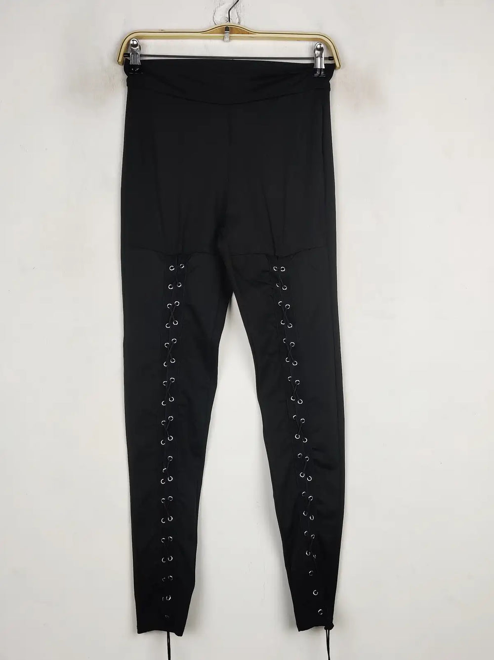 Buy online pre-used pre-loved 100% authentic & Original branded Unknown Brand (TL-838) available in Pakistan. Top international brands avilable.