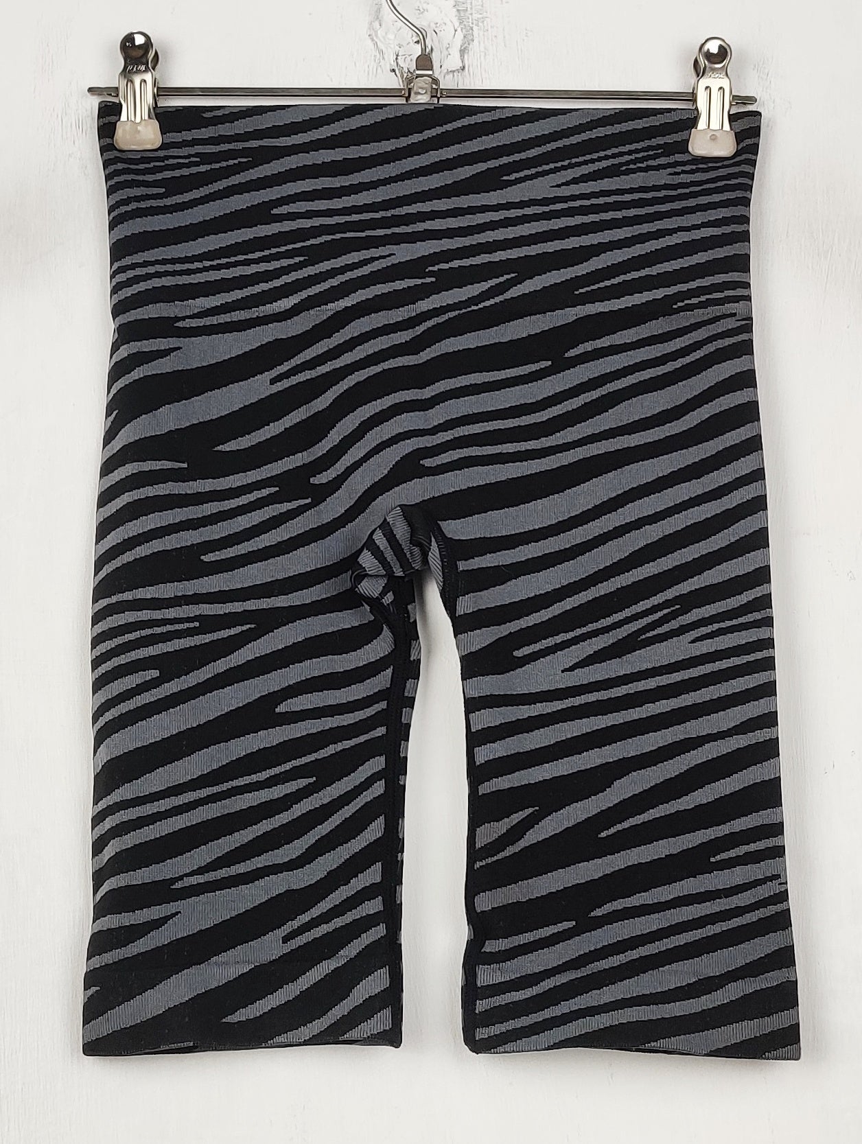 Buy online pre-used pre-loved 100% authentic & Original branded Primark (TM-04) available in Pakistan. Top international brands avilable.