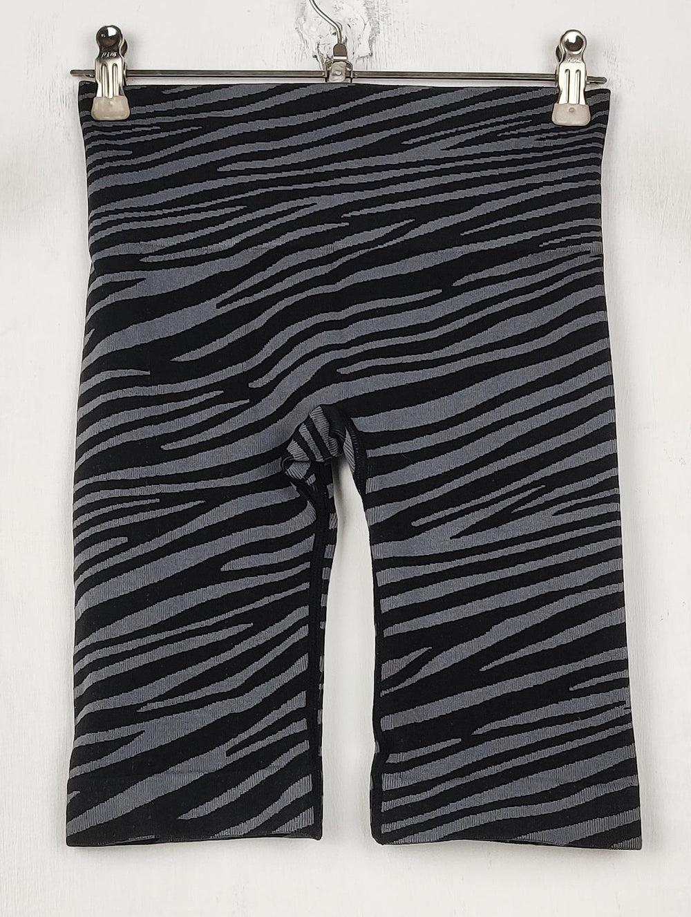 Buy online pre-used pre-loved 100% authentic & Original branded Primark (TM-04) available in Pakistan. Top international brands avilable.