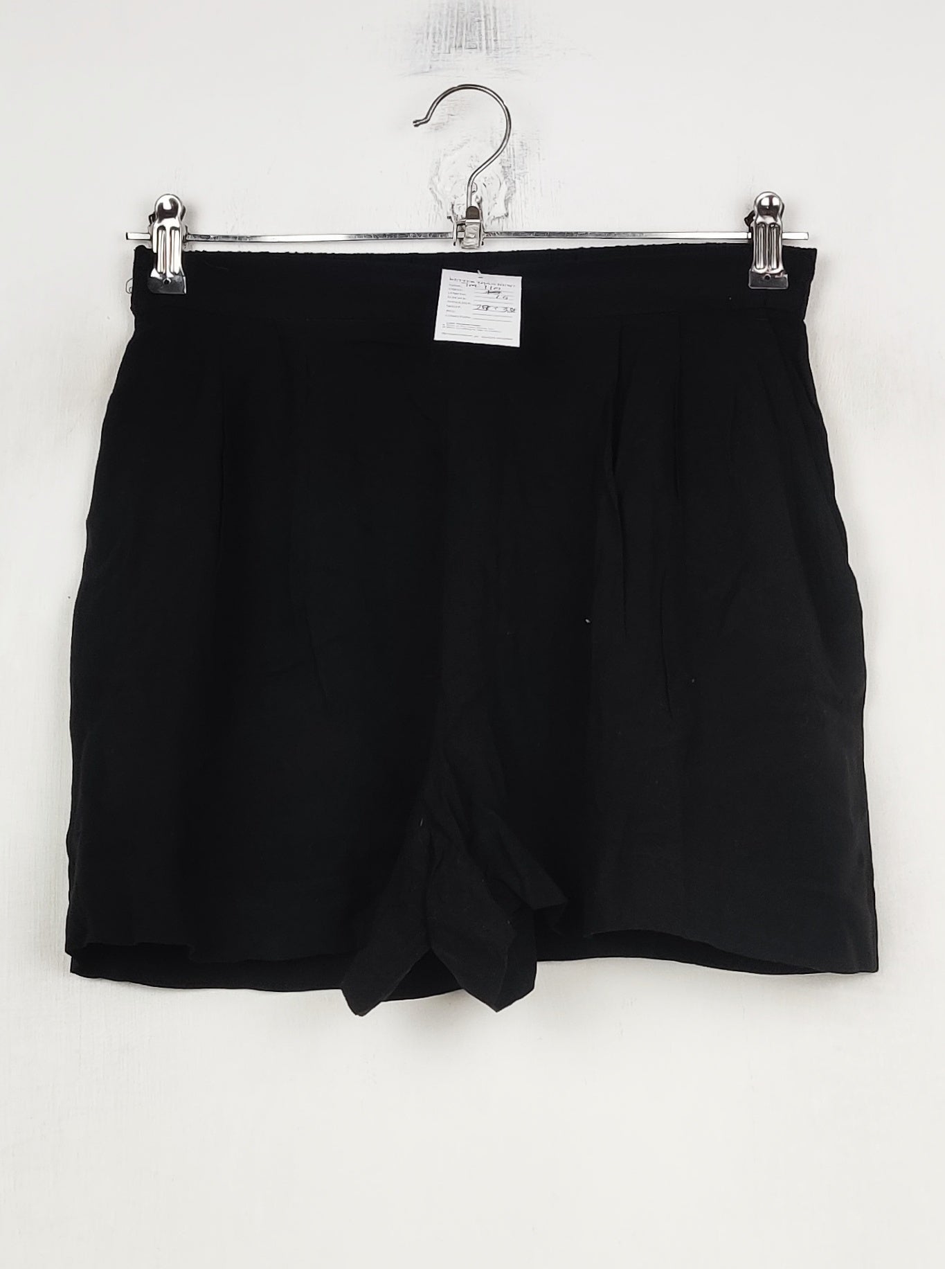 Buy online pre-used pre-loved 100% authentic & Original branded H&M (TM-110) available in Pakistan. Top international brands avilable.