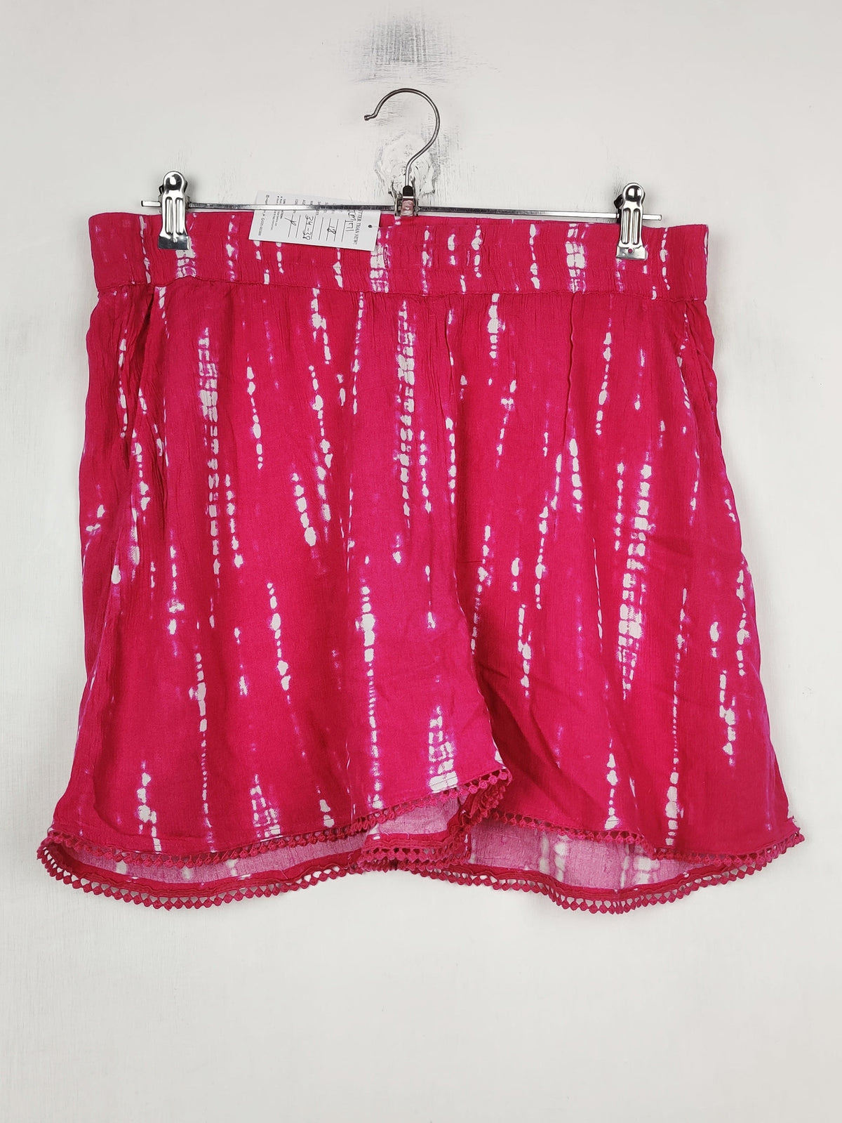 Buy online pre-used pre-loved 100% authentic & Original branded Marks & Spencer (TM-171) available in Pakistan. Top international brands avilable.