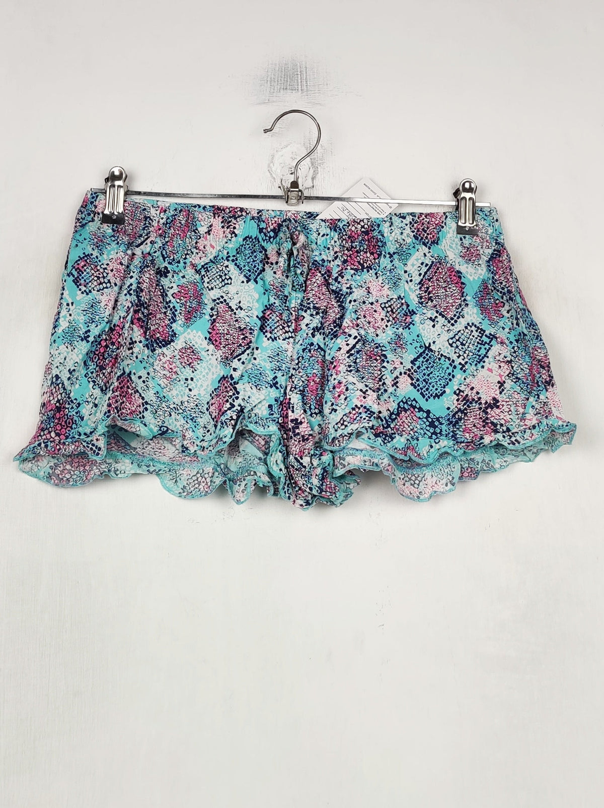 Buy online pre-used pre-loved 100% authentic & Original branded Love To Lounge (TM-20) available in Pakistan. Top international brands avilable.
