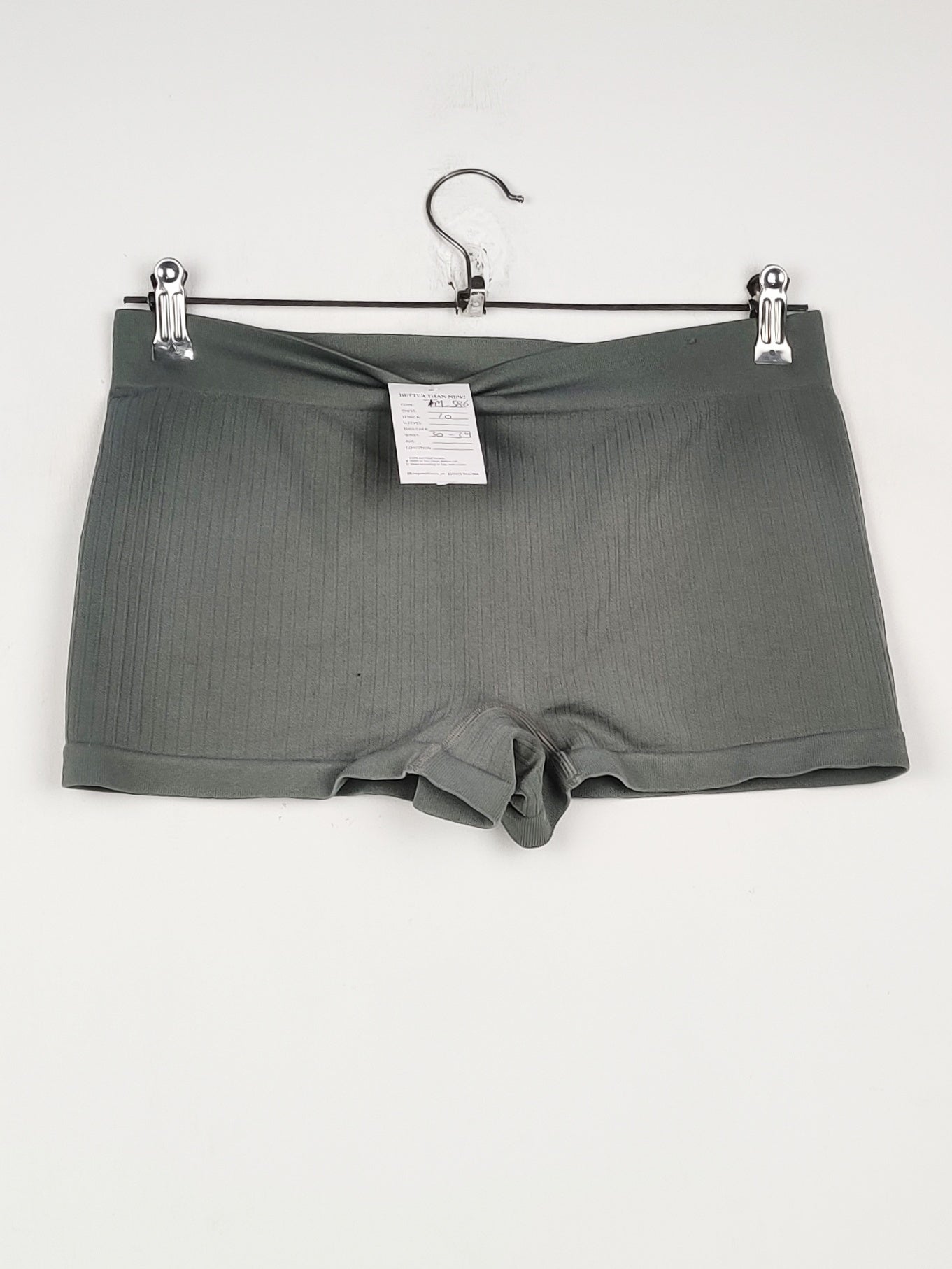 Buy online pre-used pre-loved 100% authentic & Original branded Unknown Brand (TM-586) available in Pakistan. Top international brands avilable.