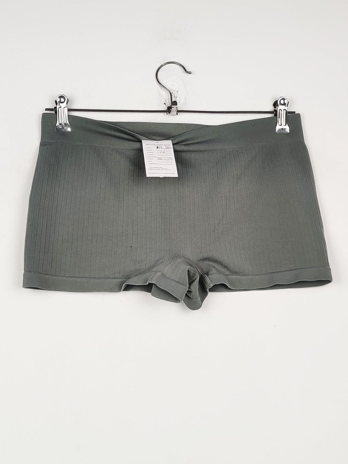 Buy online pre-used pre-loved 100% authentic & Original branded Unknown Brand (TM-586) available in Pakistan. Top international brands avilable.