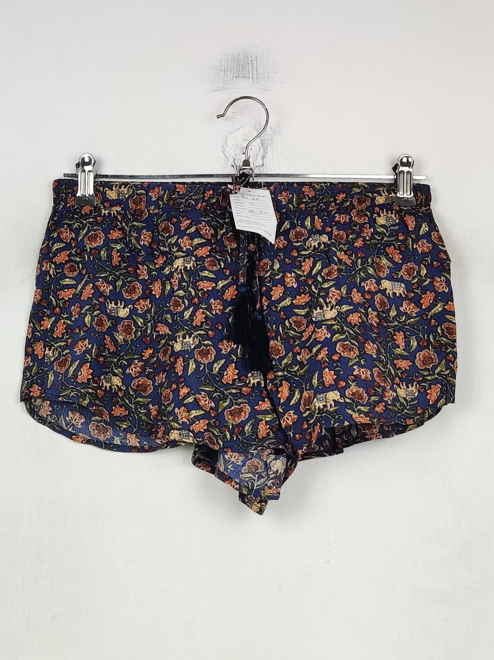 Buy online pre-used pre-loved 100% authentic & Original branded Forever21 (TM-58) available in Pakistan. Top international brands avilable.