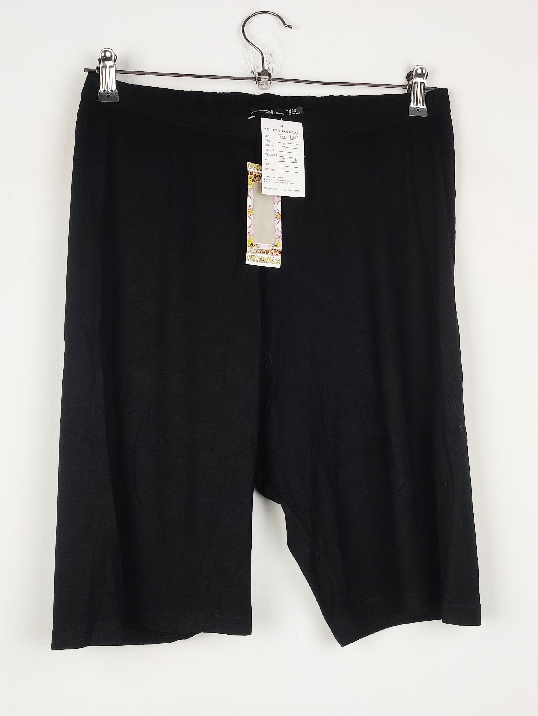 Buy online pre-used pre-loved 100% authentic & Original branded Boohoo (TM-669) available in Pakistan. Top international brands avilable.