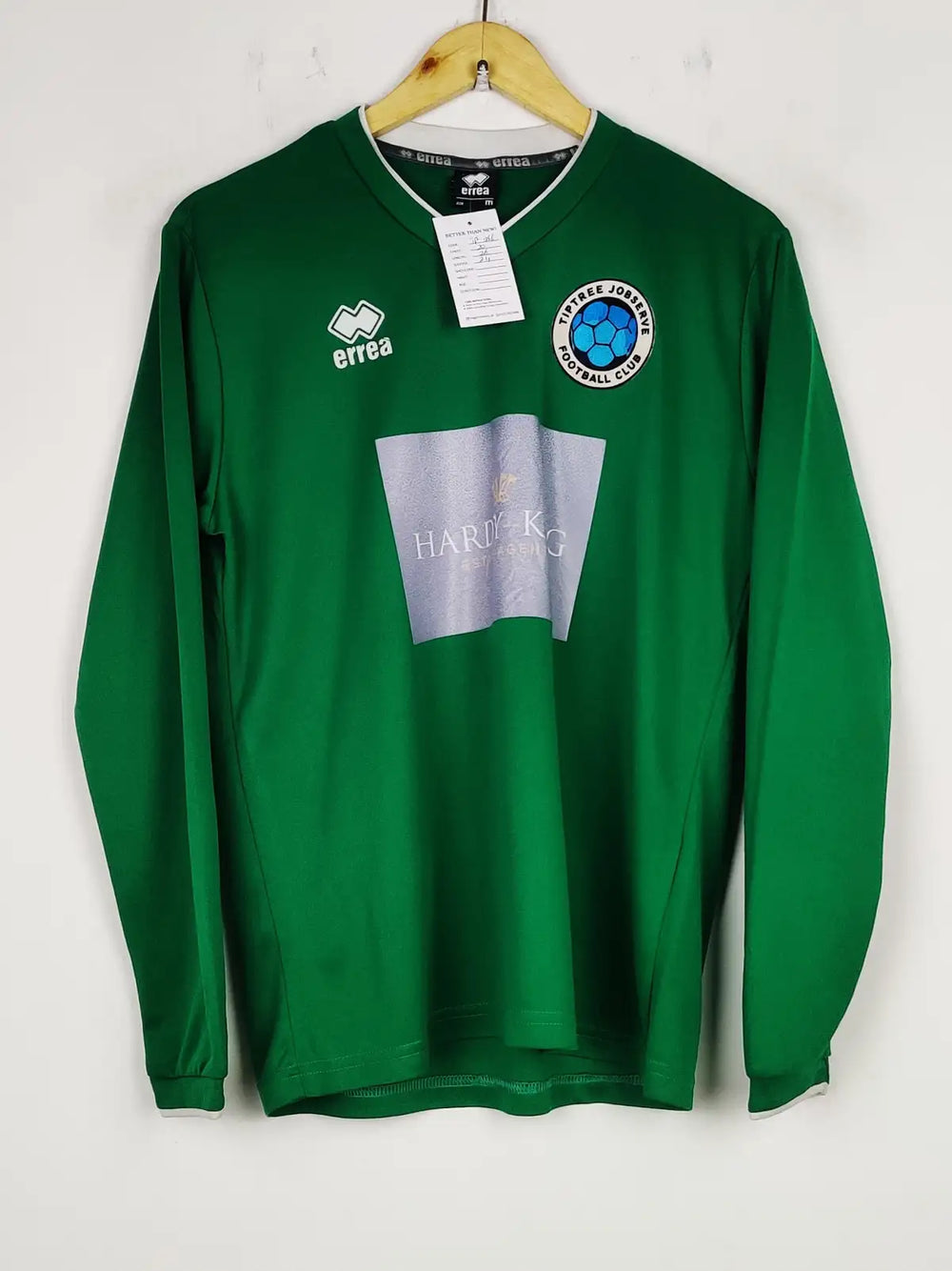 Buy online pre-used pre-loved 100% authentic & Original branded Errea (TP-1256) available in Pakistan. Top international brands avilable.