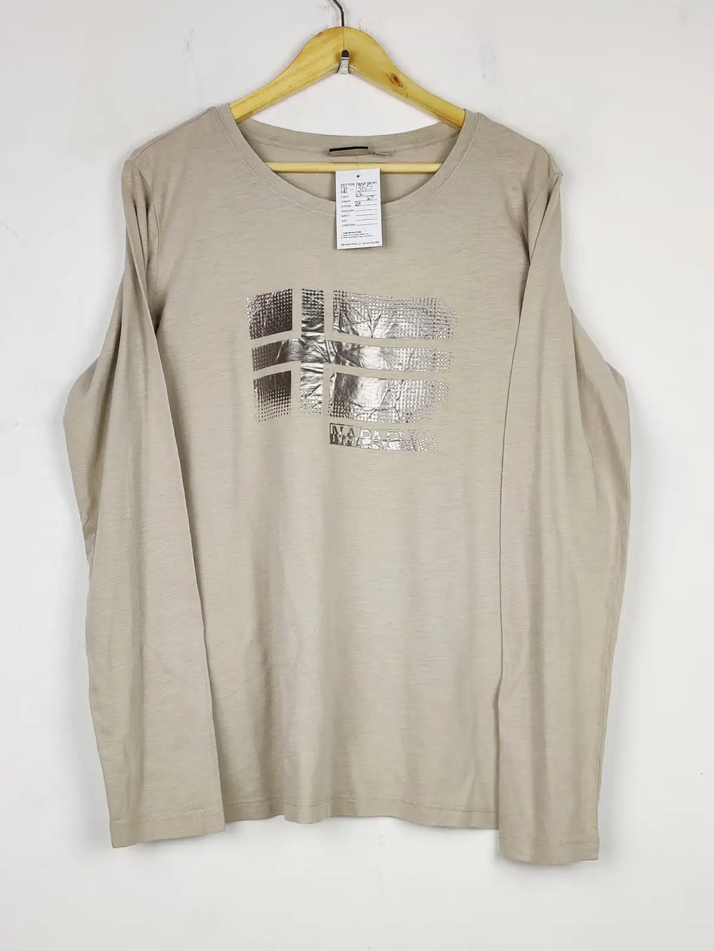 Buy online pre-used pre-loved 100% authentic & Original branded Napapijri (TP-1365) available in Pakistan. Top international brands avilable.