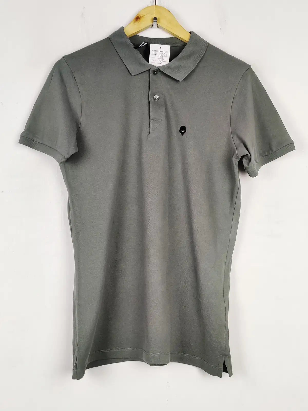 Buy online pre-used pre-loved 100% authentic & Original branded Junk De Luxe (TP-1587) available in Pakistan. Top international brands avilable.