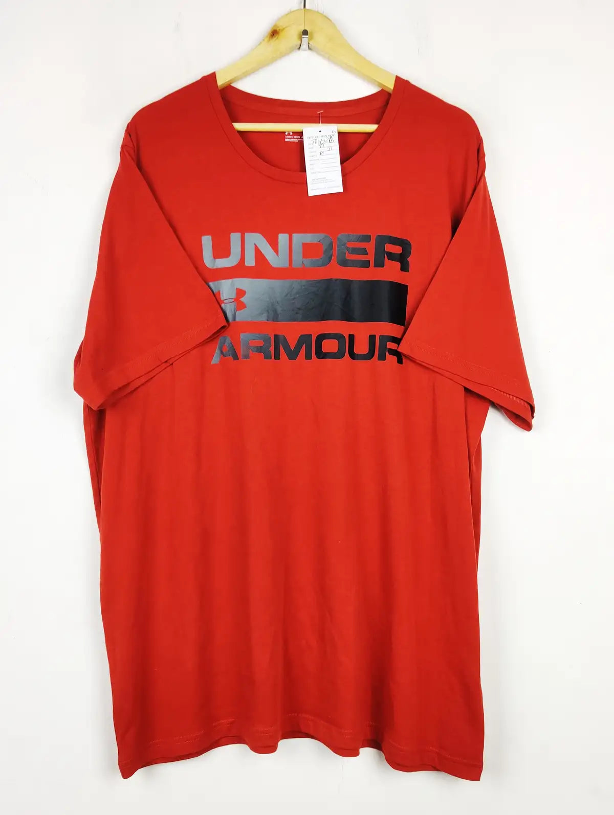 Buy online pre-used pre-loved 100% authentic & Original branded Underarmour (TP-1625) available in Pakistan. Top international brands avilable.