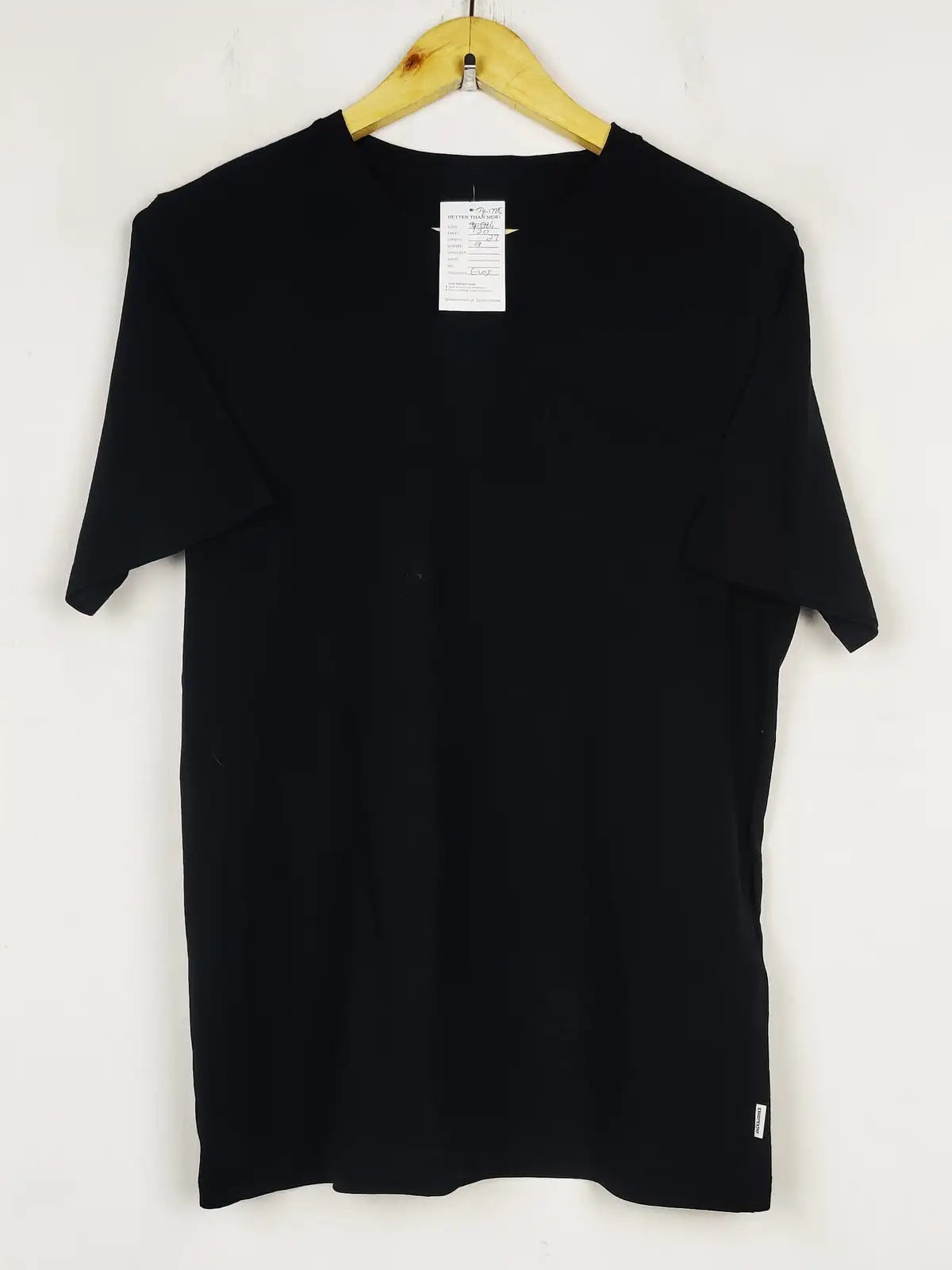 Buy online pre-used pre-loved 100% authentic & Original branded Jack & Jones (TP-1725) available in Pakistan. Top international brands avilable.