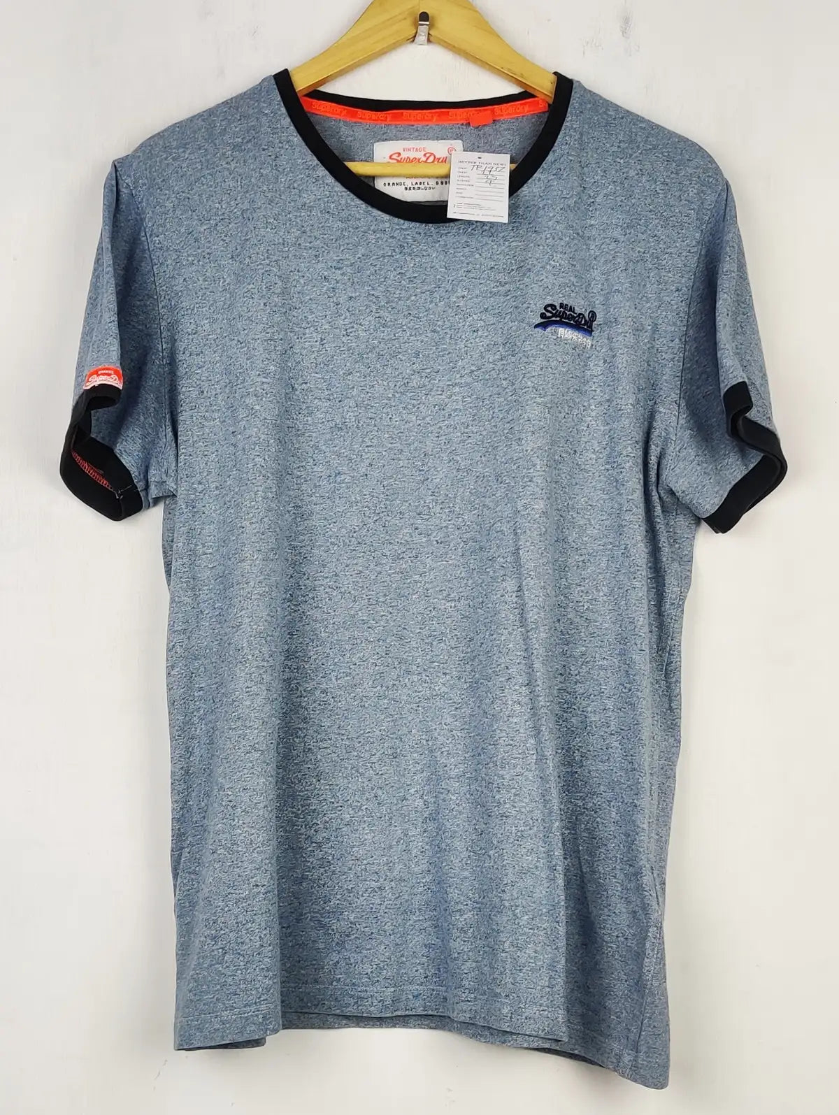 Buy online pre-used pre-loved 100% authentic & Original branded Superdry (TP-1937) available in Pakistan. Top international brands avilable.
