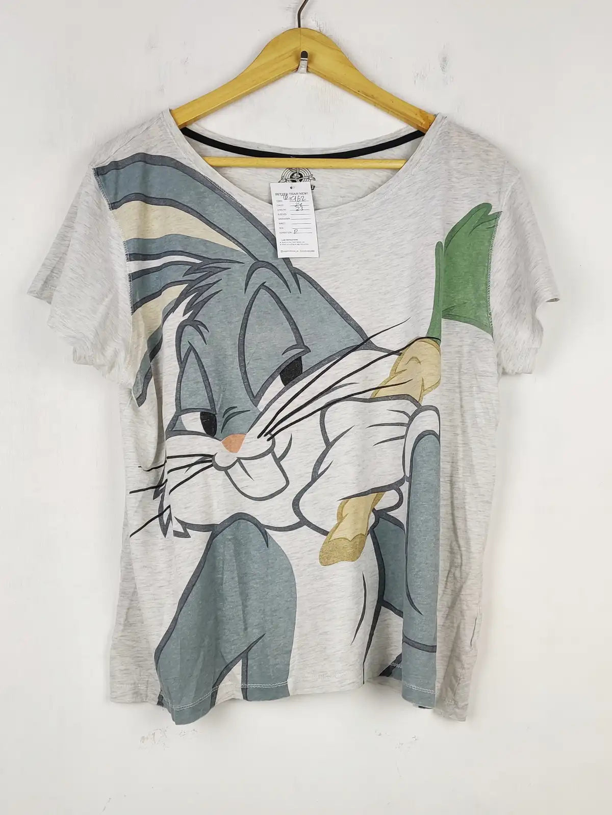 Buy online pre-used pre-loved 100% authentic & Original branded Looney Tunes (TP-1962) available in Pakistan. Top international brands avilable.