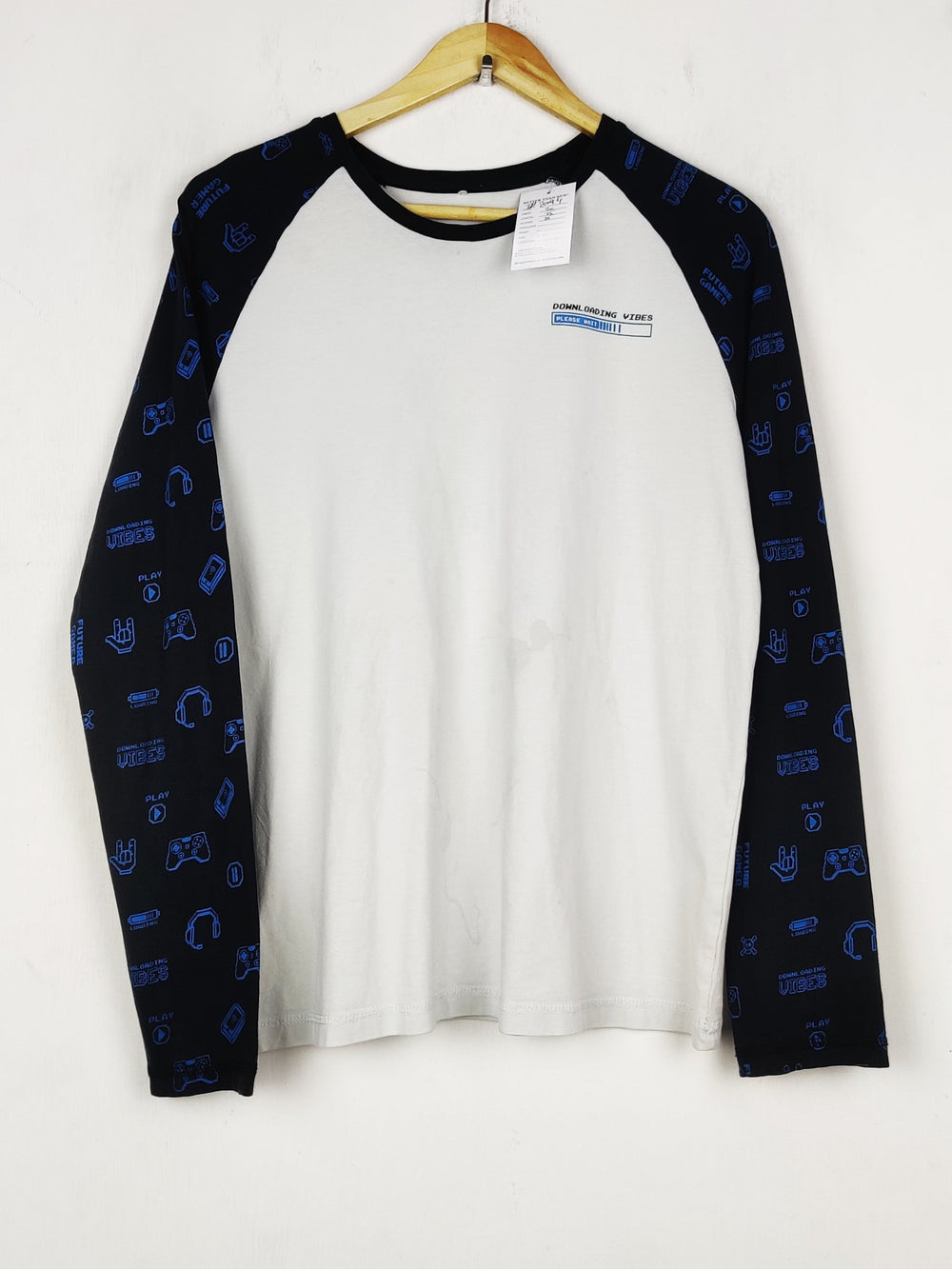 Buy online pre-used pre-loved 100% authentic & Original branded Unknown Brand (TP-2094) available in Pakistan. Top international brands avilable.