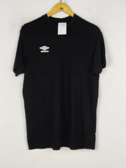 Buy online pre-used pre-loved 100% authentic & Original branded Umbro (TP-2125) available in Pakistan. Top international brands avilable.