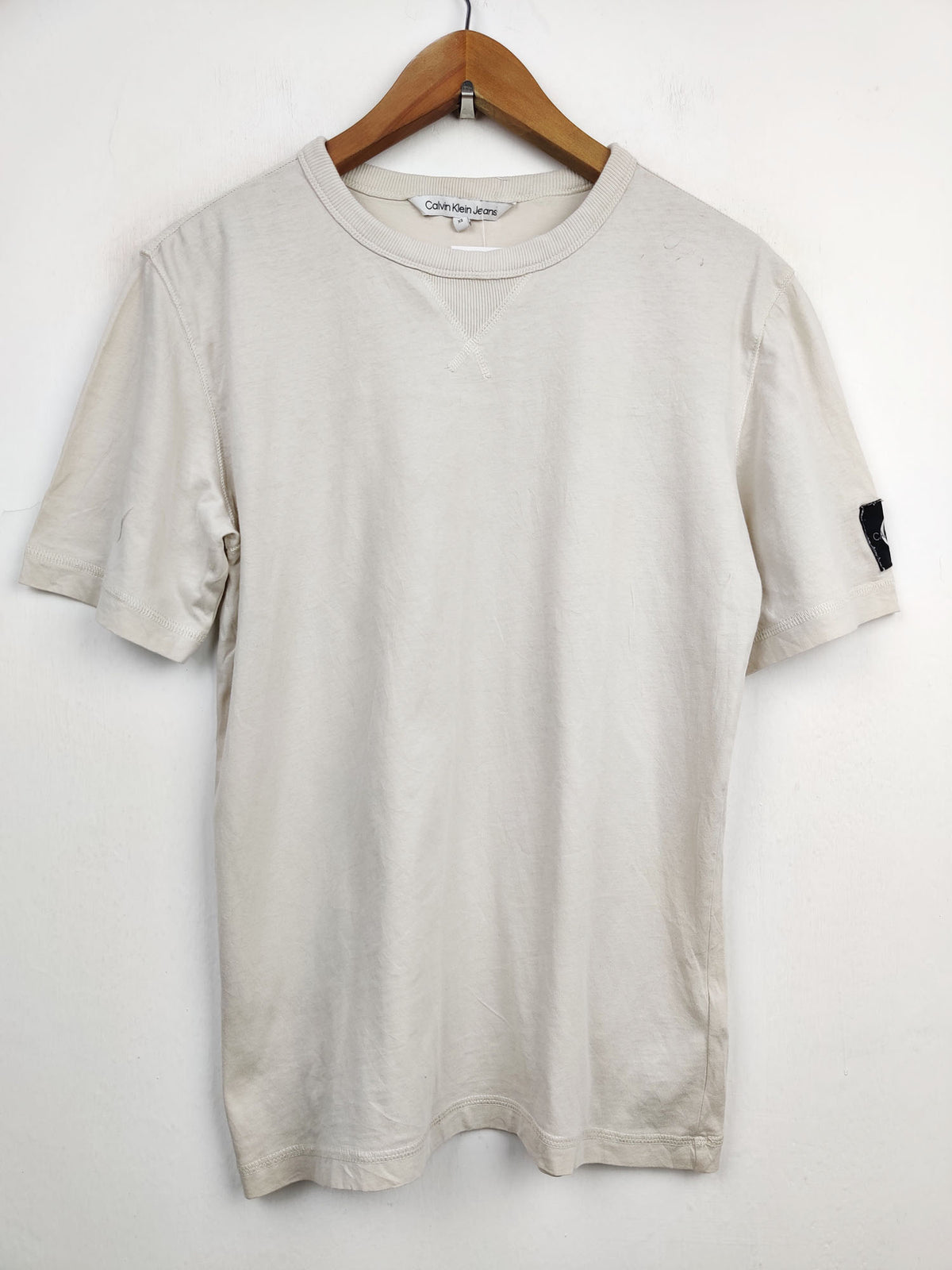 Buy online pre-used pre-loved 100% authentic & Original branded Calvin Klein (TP-574) available in Pakistan. Top international brands avilable.