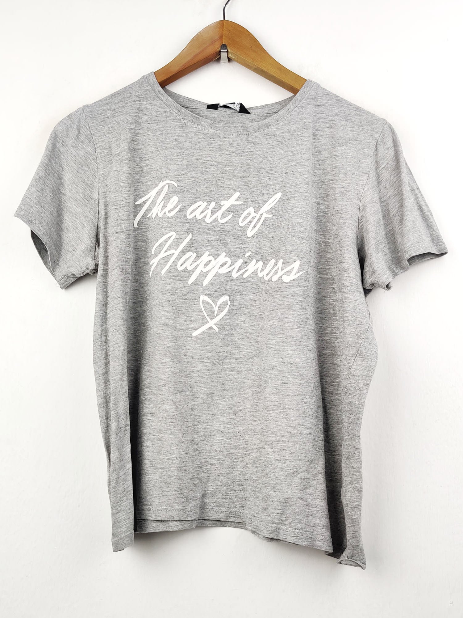 Buy online pre-used pre-loved 100% authentic & Original branded New Look (TS-1204) available in Pakistan. Top international brands avilable.