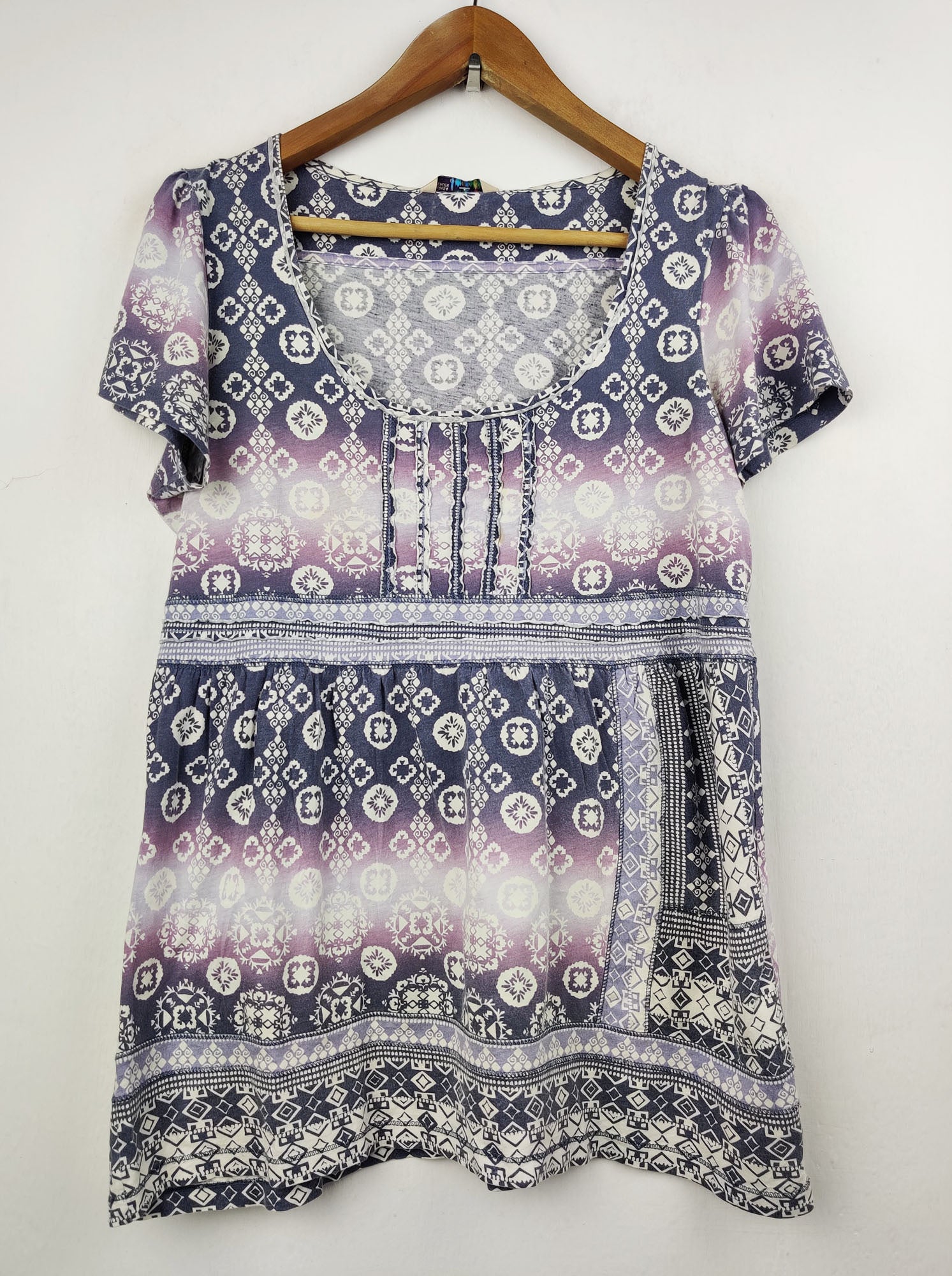 Buy online pre-used pre-loved 100% authentic & Original branded Marks & Spencer (TS-1297) available in Pakistan. Top international brands avilable.