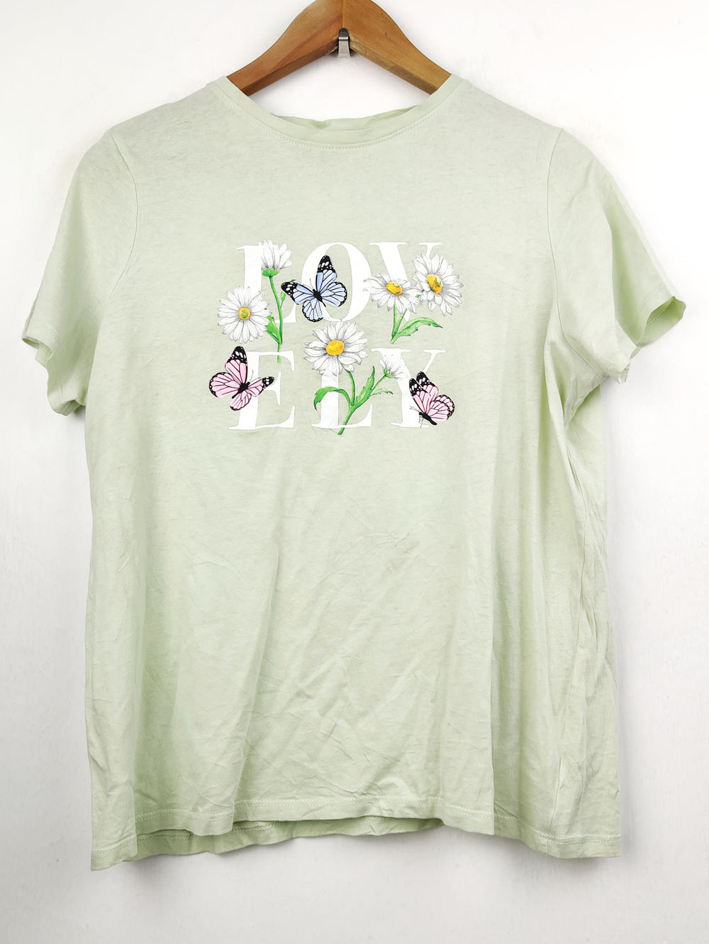 Buy online pre-used pre-loved 100% authentic & Original branded New Look (TS-1316) available in Pakistan. Top international brands avilable.