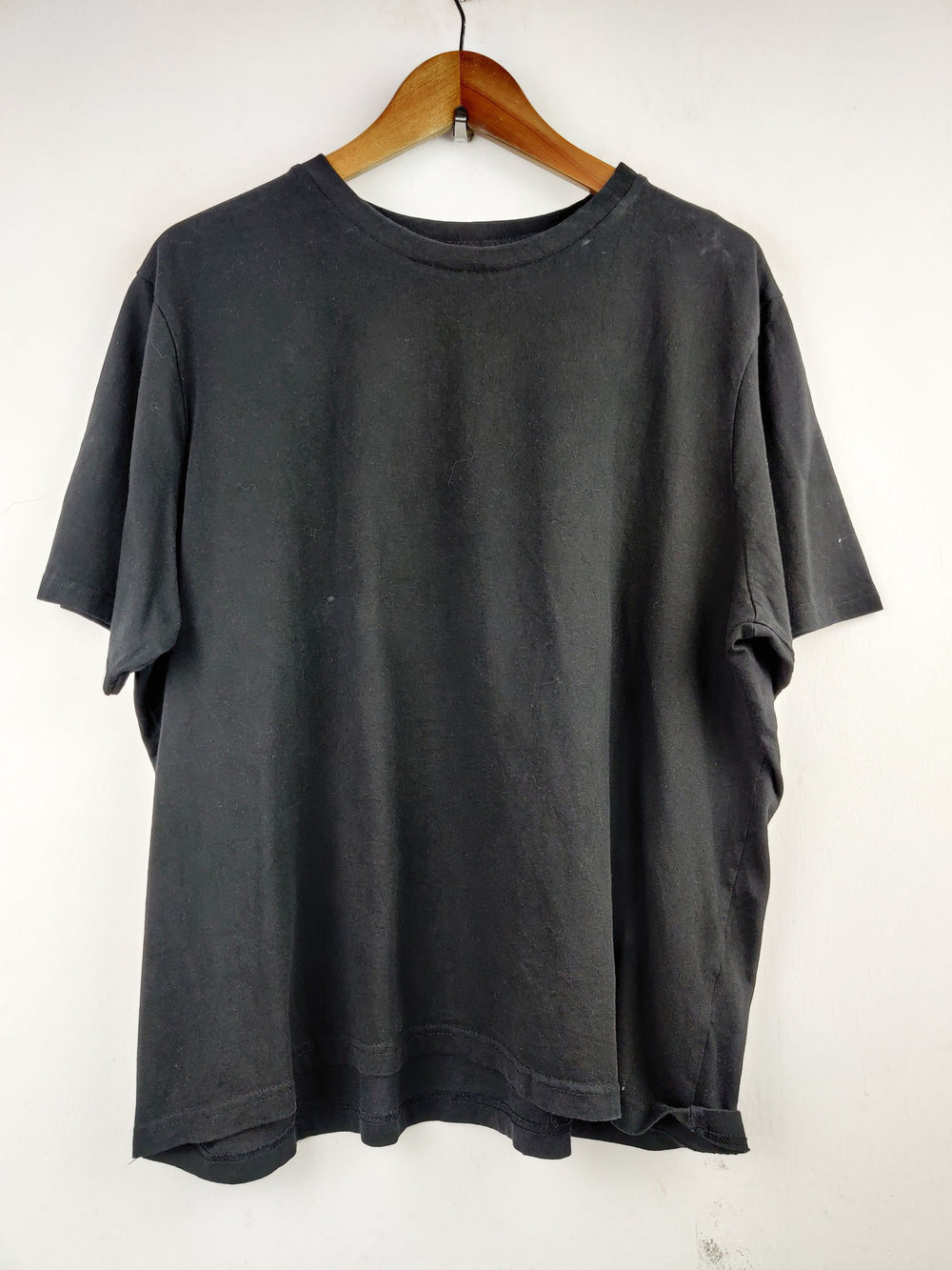 Buy online pre-used pre-loved 100% authentic & Original branded Studio (TS-1395) available in Pakistan. Top international brands avilable.