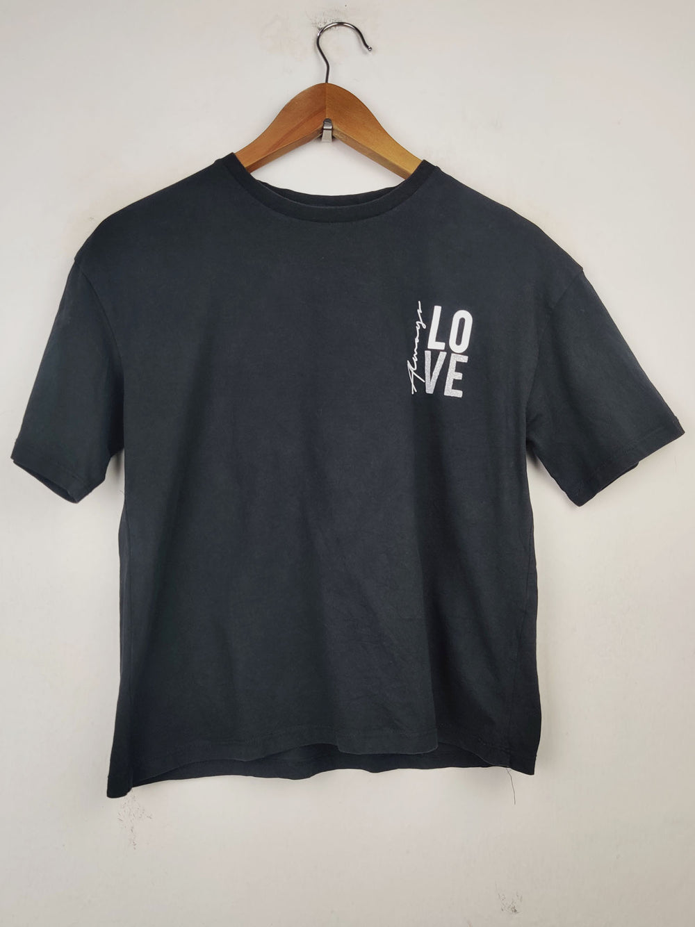 Buy online pre-used pre-loved 100% authentic & Original branded Miss E-Vie (TS-1416) available in Pakistan. Top international brands avilable.