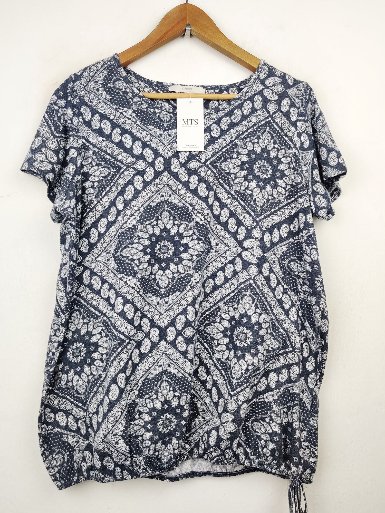 Buy online pre-used pre-loved 100% authentic & Original branded George (TS-1438) available in Pakistan. Top international brands avilable.