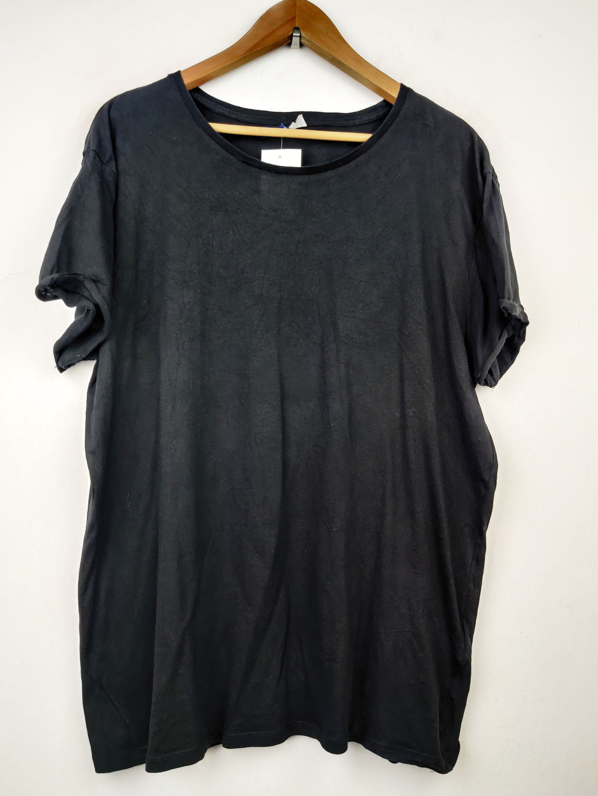 Buy online pre-used pre-loved 100% authentic & Original branded H&M (TS-1439) available in Pakistan. Top international brands avilable.