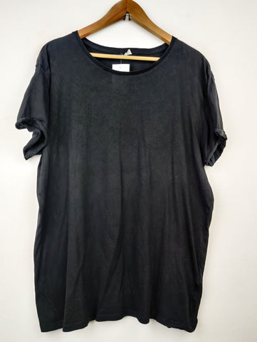 Buy online pre-used pre-loved 100% authentic & Original branded H&M (TS-1439) available in Pakistan. Top international brands avilable.