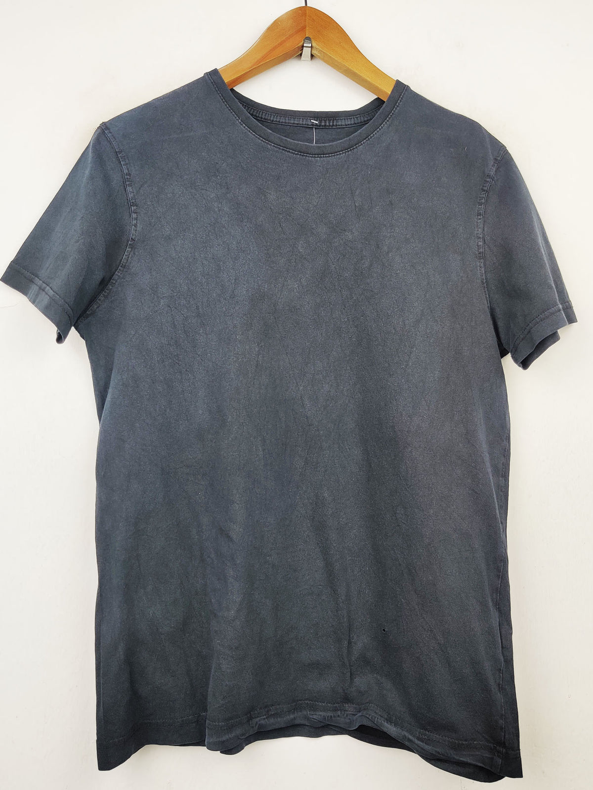 Buy online pre-used pre-loved 100% authentic & Original branded Unknown Brand (TS-1455) available in Pakistan. Top international brands avilable.