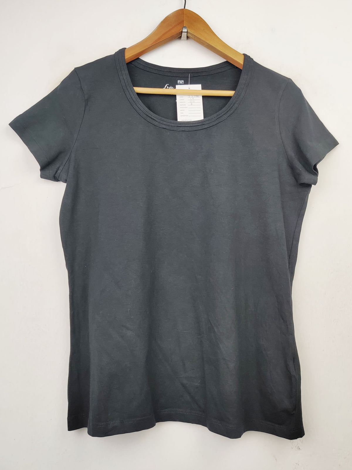 Buy online pre-used pre-loved 100% authentic & Original branded F&F (TS-1488) available in Pakistan. Top international brands avilable.
