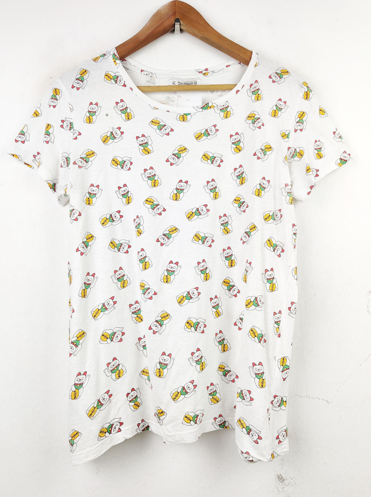 Buy online pre-used pre-loved 100% authentic & Original branded Pull & Bear (TS-1560) available in Pakistan. Top international brands avilable.