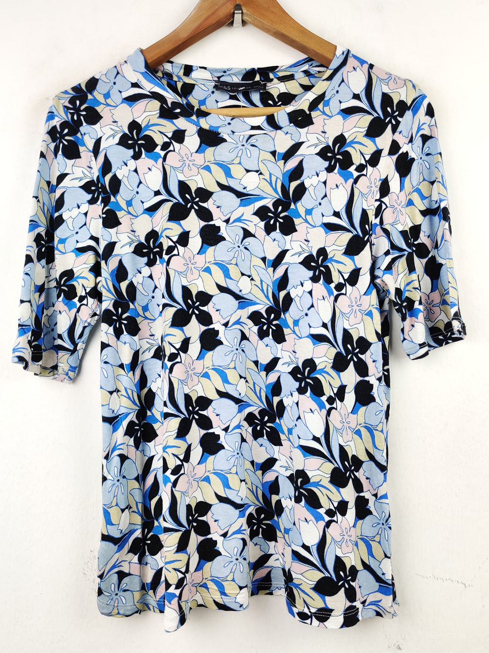 Buy online pre-used pre-loved 100% authentic & Original branded Marks & Spencer (TS-1578) available in Pakistan. Top international brands avilable.